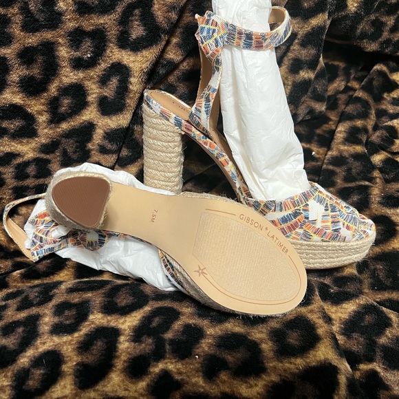 Shoes - Picture 5 of 5